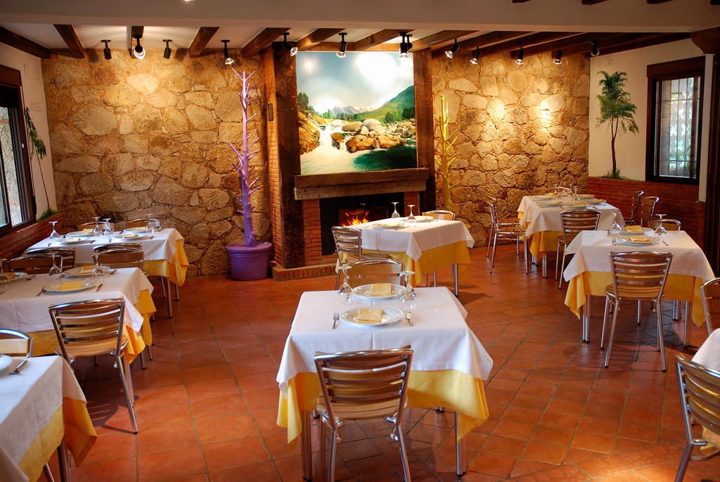 Hostal El Cardenillo Madrigal de la Vera Exteriör bild