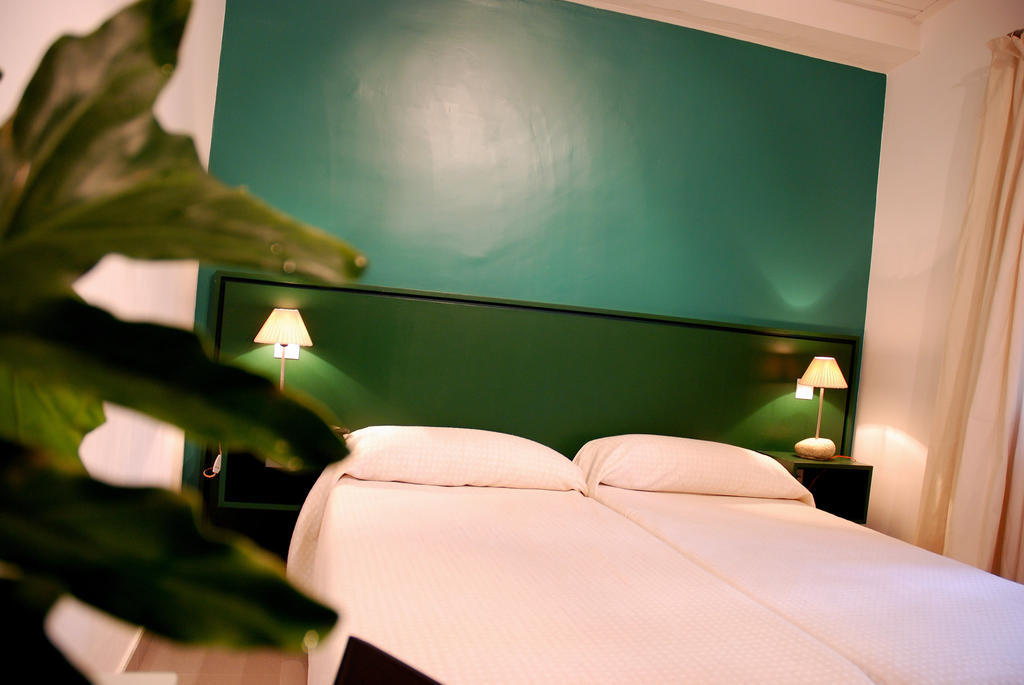Hostal El Cardenillo Madrigal de la Vera Exteriör bild