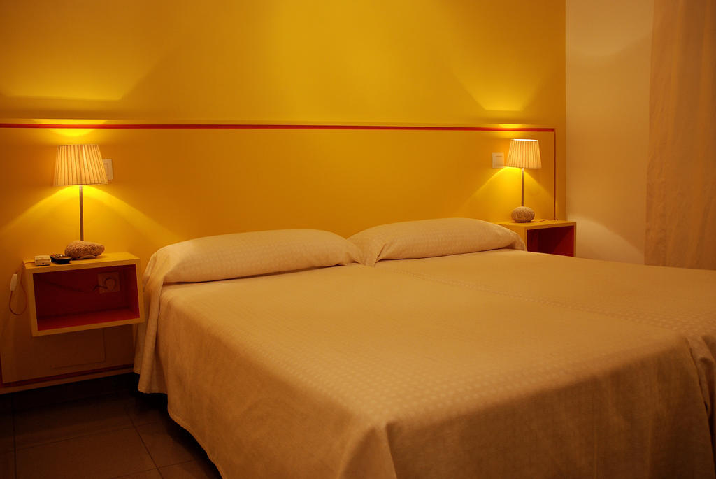Hostal El Cardenillo Madrigal de la Vera Rum bild