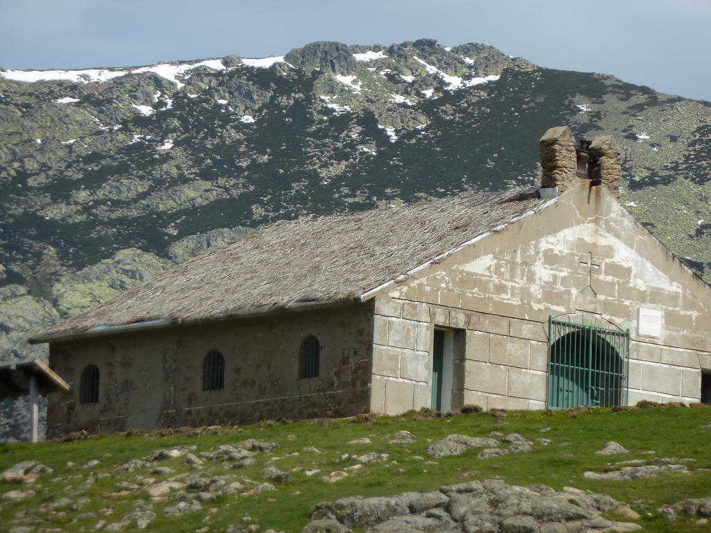 Hostal El Cardenillo Madrigal de la Vera Exteriör bild